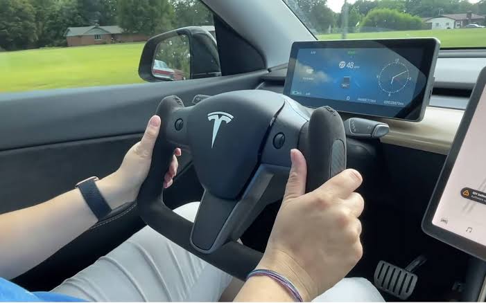 Model Y Yoke Steering Wheel