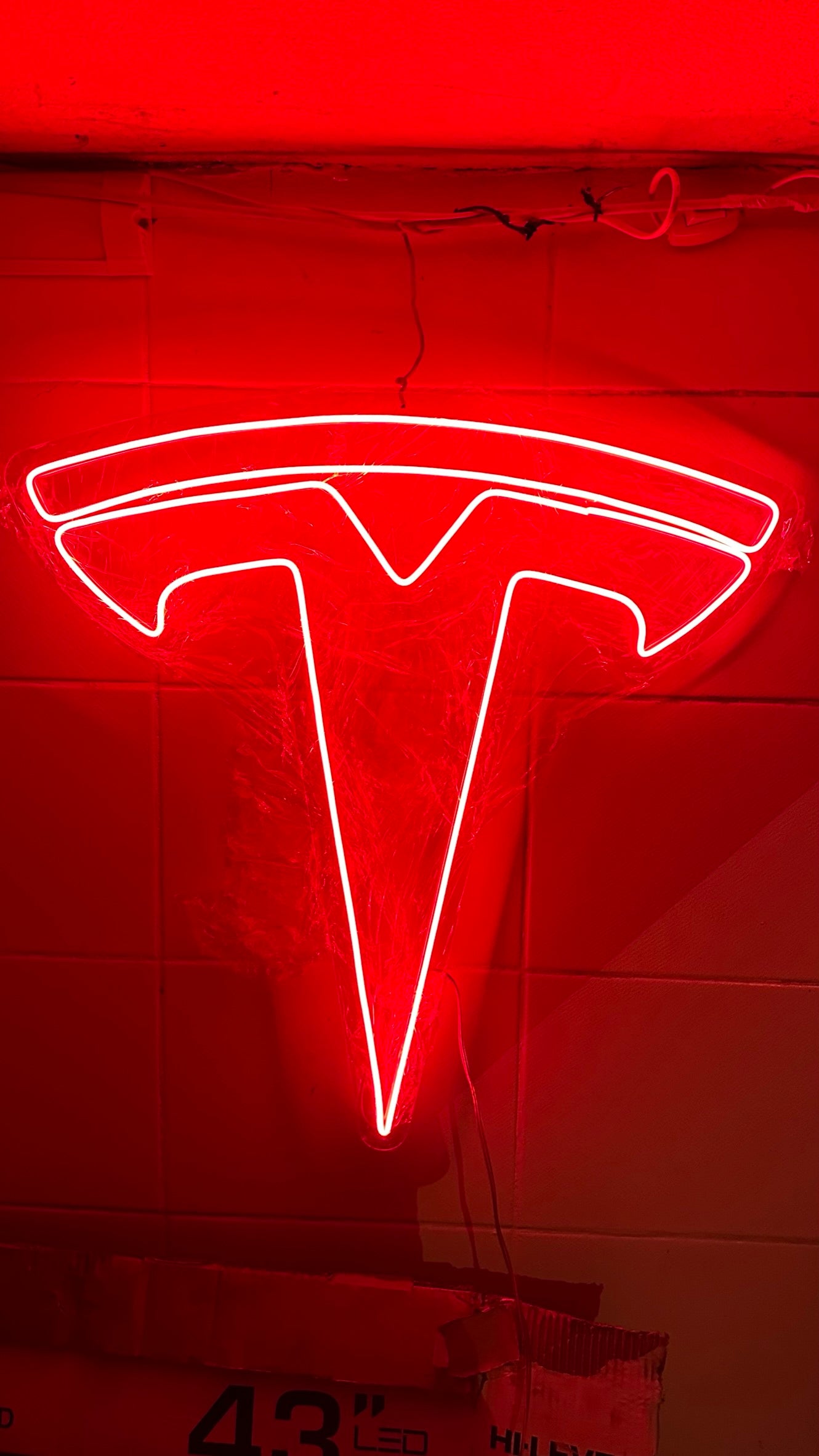 Tesla Logo Işık
